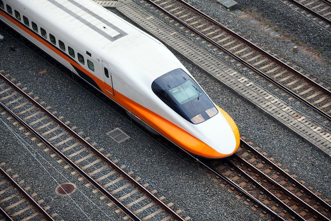 1-day Tour to Sun Moon Lake from Taipei by High Speed Rail - Riding the gondola above the forest