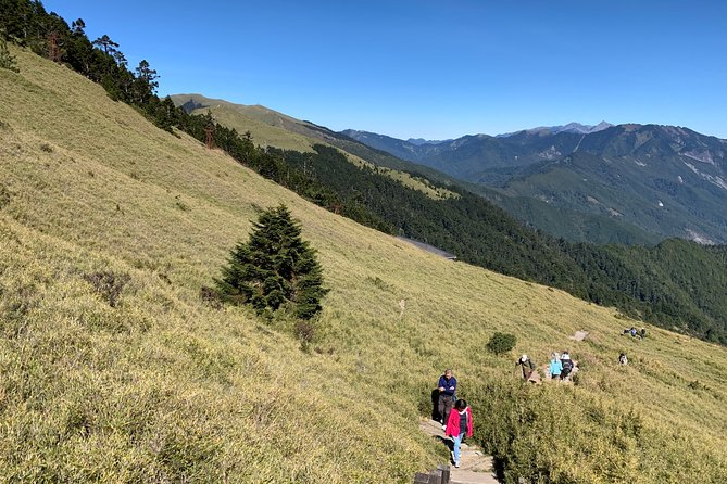 2-Day Private Tour to Sun Moon Lake and Mount Hehuan - Overnight at Qingjing Farm