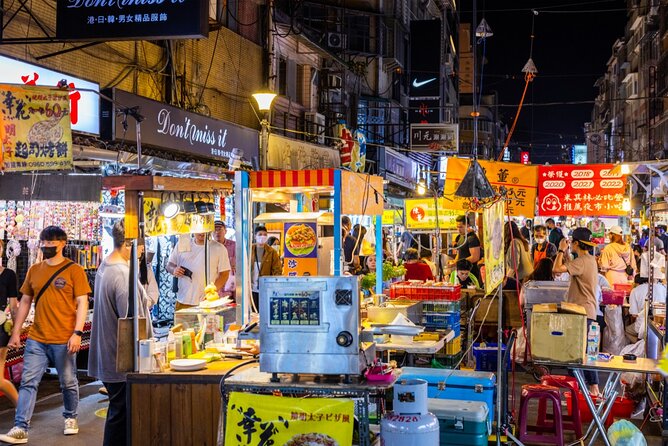 2-hr Raohe Night Market Walking Private Tour with a Tour Guide - Meeting at Songshan MRT station
