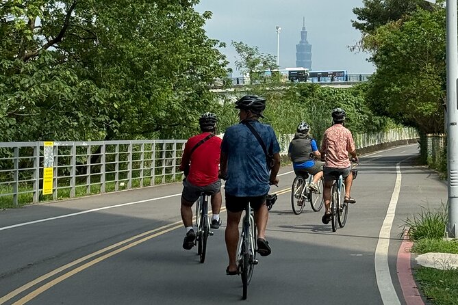 4 Hour Afternoon Cycling City Tour North with Snack - Key points to know before you book