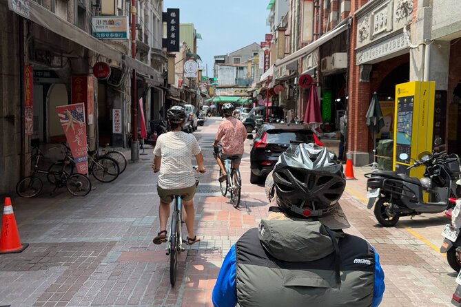 4 Hour Afternoon Cycling City Tour North with Snack - Baoan Temple and the quiet contrast of Confucius Temple