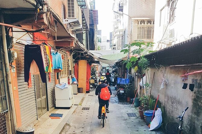 4-Hour Morning Cycling City Tour (incl. breakfast) - What the $83 price buys you