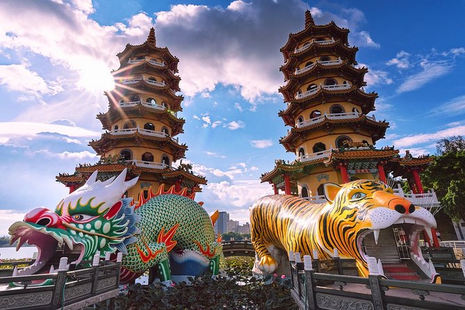 5-Day Round Taiwan Charter Car Tour - Day 2: Fo Guang Shan, Lotus Pond, and Kaohsiung art