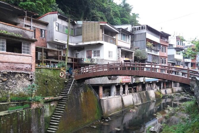 6 Hours Private Charter from Taipei in Shifen and Jiufen - Weather, walking, and family details