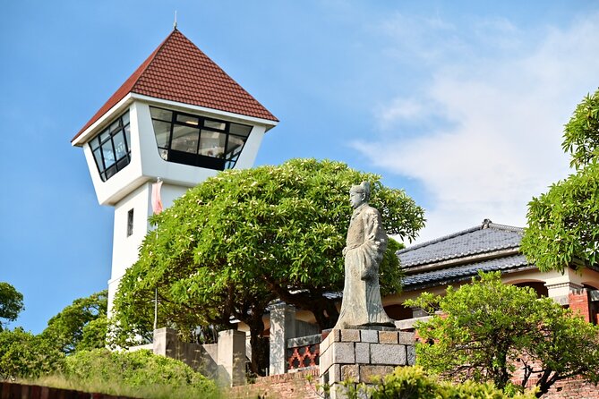 8-Day Around Taiwan Private Tour - Day 5: Tainan’s forts, temples, and old department store