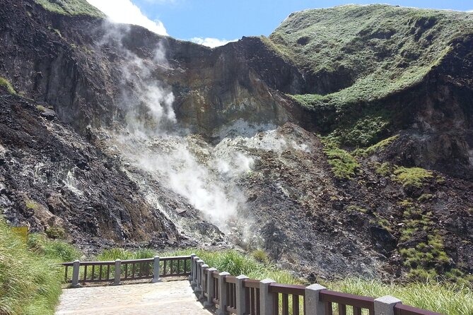 Beitou and Yangmingshan Day Tour from Taipei - Key Things to Know Before You Book