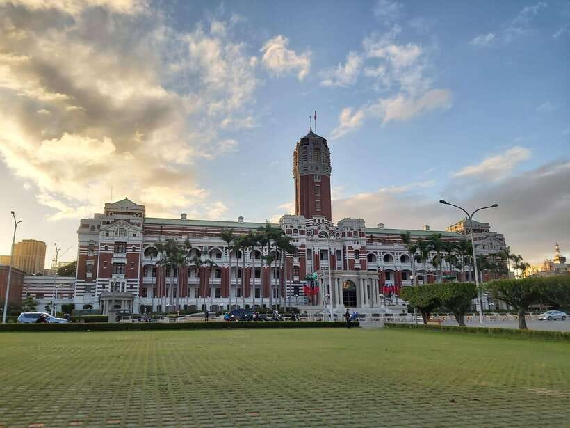 From Keelung: Private Taipei City Landmarks Shore Excursion - How much can you really see in eight hours?