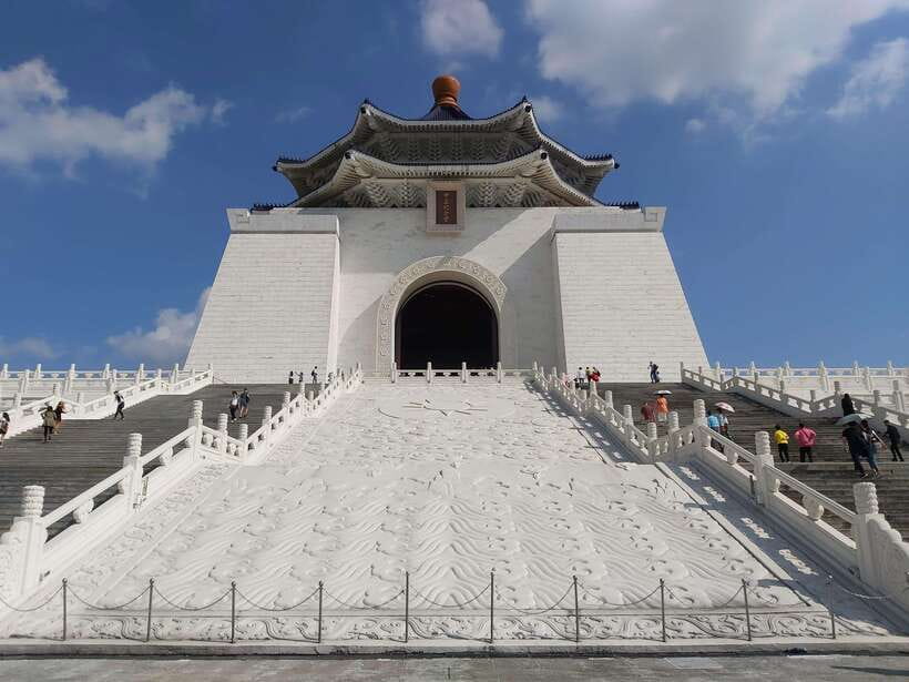 From Keelung: Private Taipei City Landmarks Shore Excursion - Who gets good value from the $608 price?