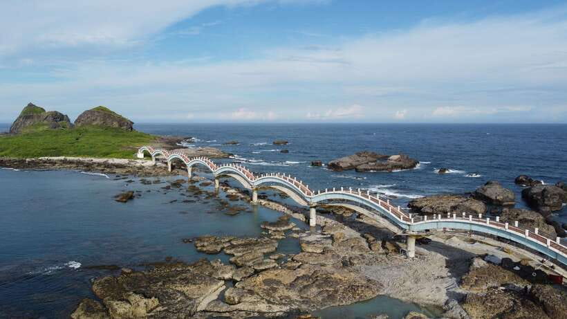 From Taipei: 5-Day Best of Round Taiwan Island Tour - Day 3: Kenting’s southern tip and a Zhiben hot spring
