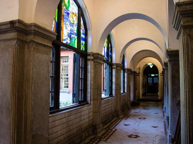 From Taipei: Beitou and Yangmingshan National Park Day Tour - Beitou Hot Spring Museum and the public library
