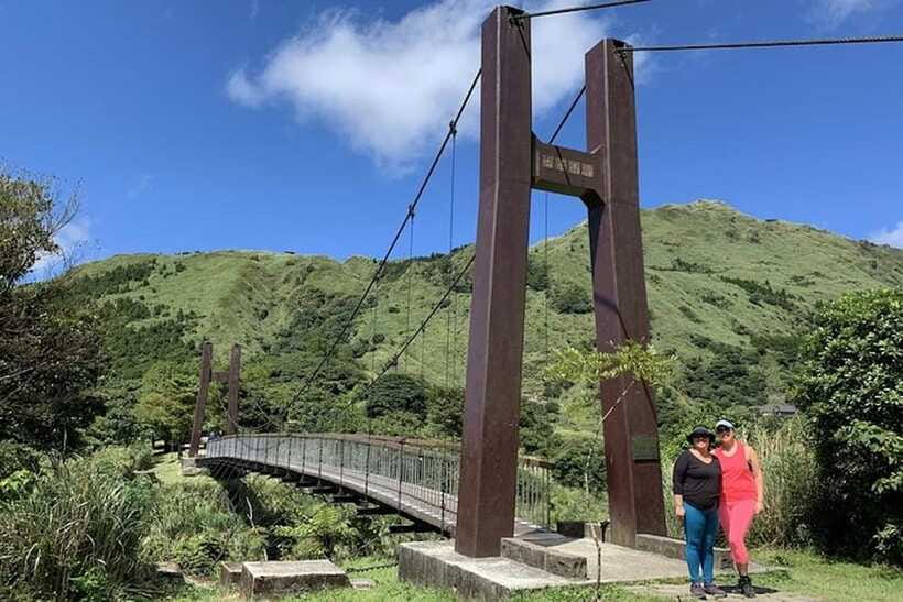 From Taipei: Beitou & Yangmingshan Private Day Tour - Qingtiangang Grassland is the scenic high point