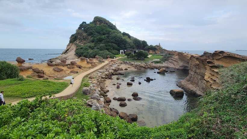 From Taipei: Best of Taiwan 9-Day Trip with Accommodation - Day 6: Whisky, craft, and the return to Taipei