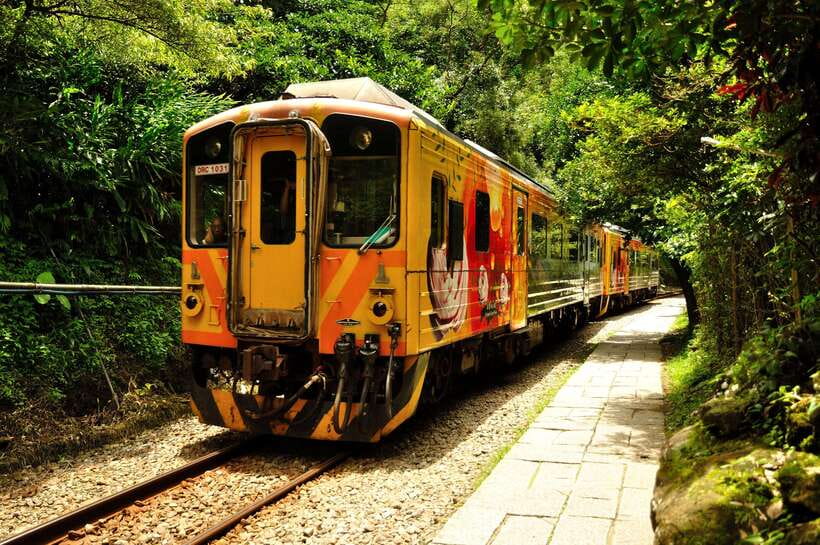 From Taipei: Full-Day Trip to Jiufen, Yehliu, Shifen & More - Key points to know before booking
