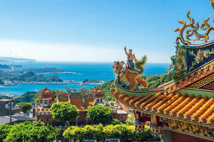 From Taipei: Jiufen & Shifen The Taiwan Charm Day Tour - Transport, timing, and holiday traffic