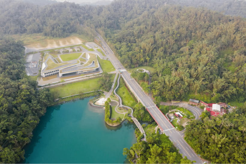 From Taipei: Nantou and Sun Moon Lake View Day Tour - Xiangshan Visitor Center and the best place for a wider view