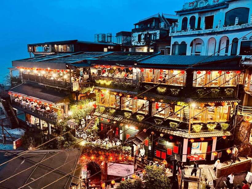 From Taipei: Old Gold Rush Town Jiufen Guided Night Tour - The Gold Museum and a 220-kilogram bar