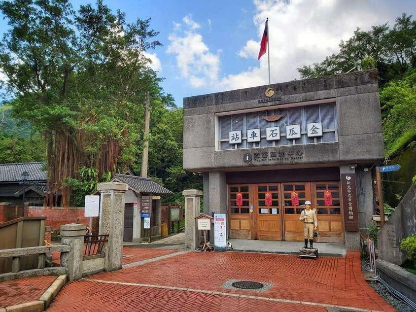 From Taipei: Old Gold Rush Town Jiufen Guided Night Tour - Is $65 a fair price?