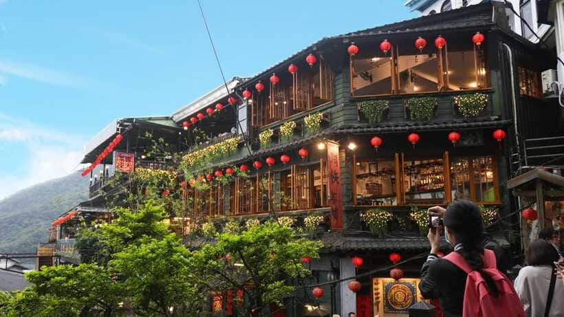 From Taipei: Shifen, Jiufen, and Yehliu Geopark Day Tour - Shifen Waterfall as the final scenic stop