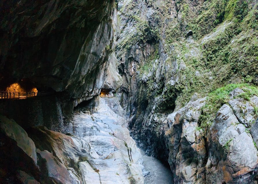 From Taipei: Taroko Gorge Private Tour - Vehicles, group size, and comfort
