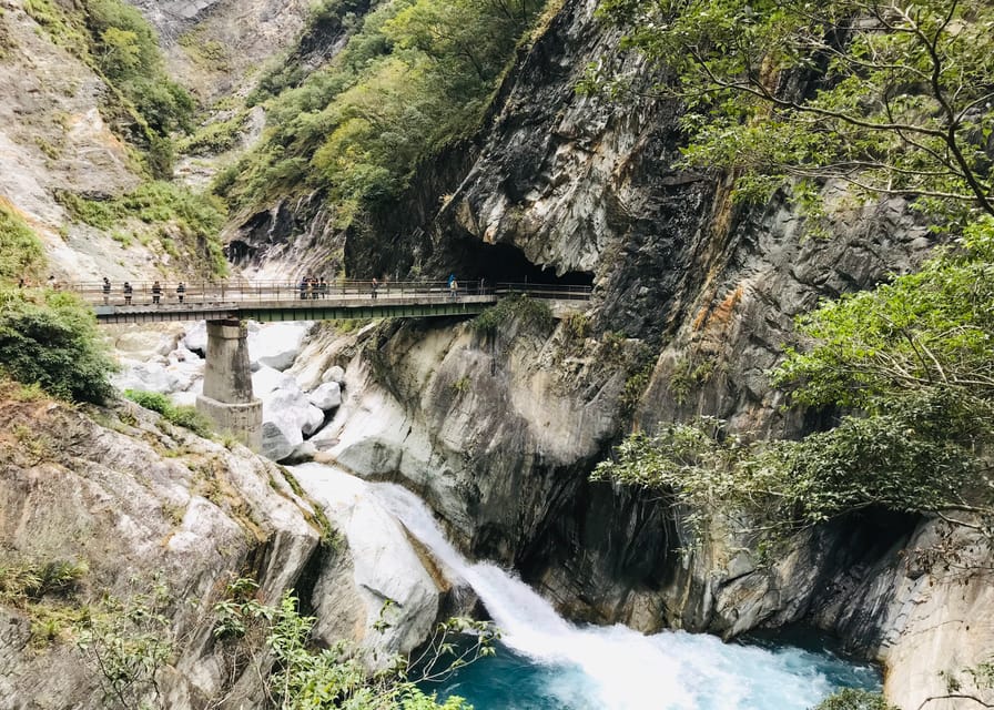 From Taipei: Taroko Gorge Private Tour - What the guides add to the day