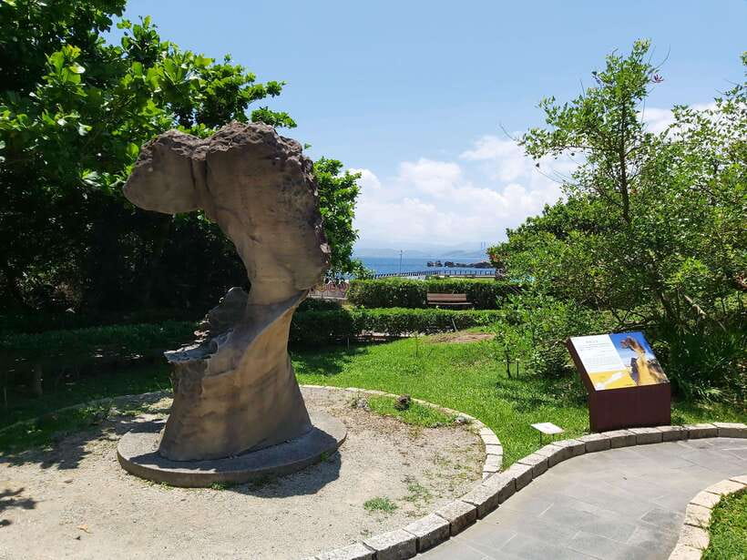 From Taipei: Yehliu, Jiufen, and Pingxi Day Tour - Transport, meeting point, and the rhythm of the day