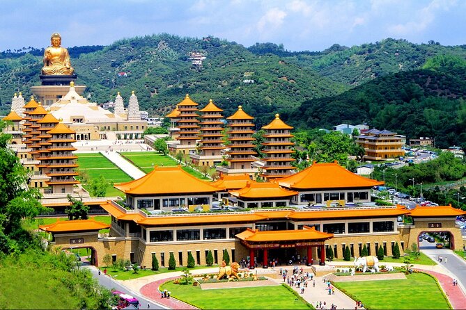 Full-Day Private Guided Tour in Kaohsiung Port Shore - Fo Guang Shan Buddha Museum takes the morning