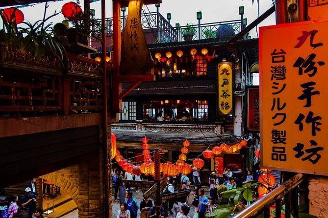 Full-Day Private Northern Taiwan Tour from Taipei with Pickup - What the Guides Add to the Day