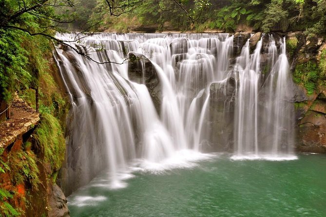 Full-Day Tour in Shifen, Jiufen & Yehliu of Taipei (Incl. ticket) - What to pack for a long outdoor day