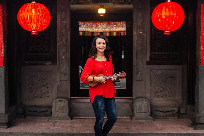 Highlights & Hidden Gems With Locals: Best of Taipei Private Tour - Old streets, bubble tea, and the 38-year shop
