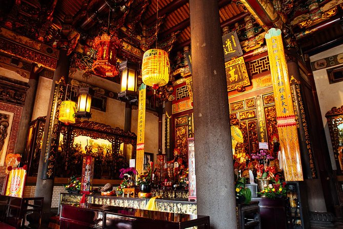 Highlights & Hidden Gems With Locals: Best of Taipei Private Tour - Taipei Fine Arts Museum and Taiwan’s Indigenous culture