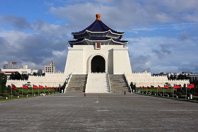 Highlights & Hidden Gems With Locals: Best of Taipei Private Tour - Starting beneath the flag at Chiang Kai-shek Memorial Hall