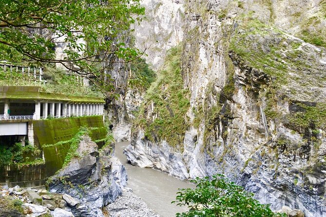 Hualien Taroko Day Tour From Ximending - Changchun Shrine and the human cost of the gorge road