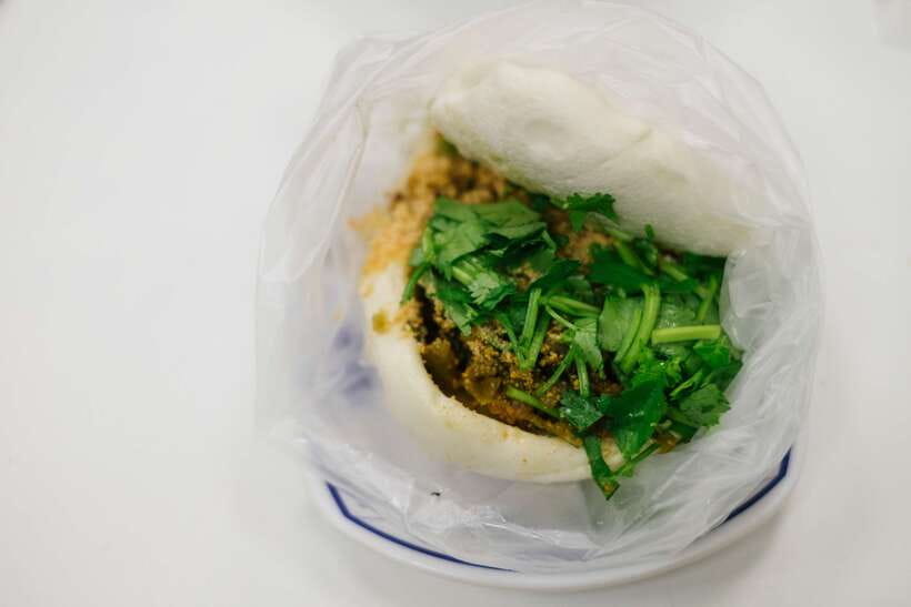 Iconic Food Tour: Local Street Food, Drinks & Sites - Boba and Taiwan’s favorite way to drink tea