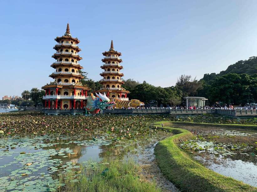 Kaohsiung: Private City Tour with Fo Guang Shan Museum - The one-hour break needs your attention