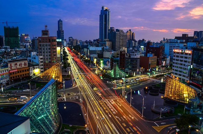 Kaohsiung Private Walking Tour with a Local - What this Kaohsiung private walking tour is really offering