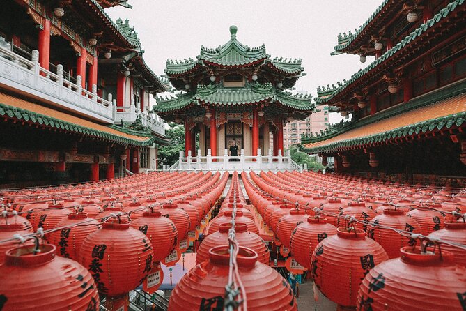 Kaohsiung: Private Walking Tour with a Local - Meeting your Lokafyer in central Kaohsiung