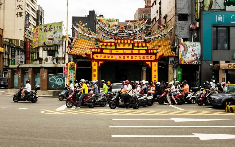 Keelung: Guided Walking Tour with Snacks and Drink - Starting at Maritime Plaza and the Customs Office