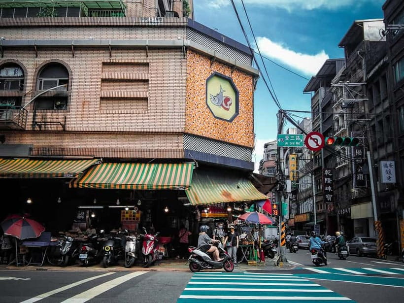 Keelung Half-Day Food Tour: Explore Day & Night Markets - Temple traditions and Keelung’s food stories