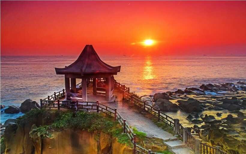 Keelung: Heping Island Geopark Entry Ticket - Walking trails, plants, animals, and open sea