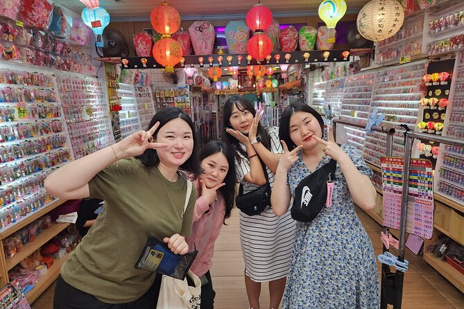 Keelung port pick up day tour ( private group) - The private vehicle is the main value