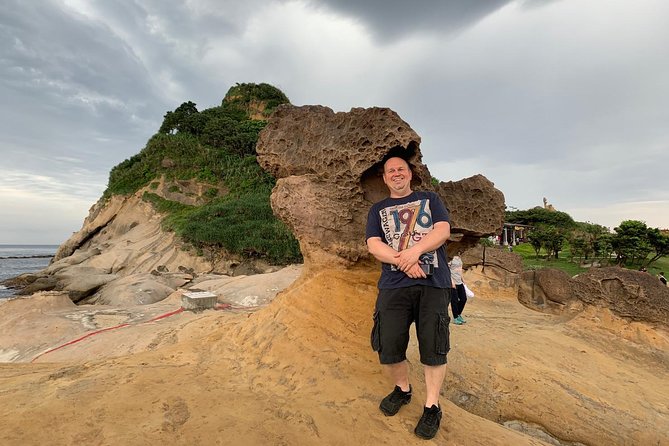Keelung Shore Excursion: Yehliu Geopark, Jiufen, Houton Cat Village Private Tour - Weather, walking, and the real pace of the day