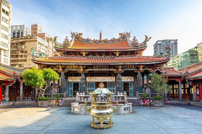 Keelung Shore Excursions: Private 6-Hour Taipei City Adventure! - Taipei 101: the modern face of the city