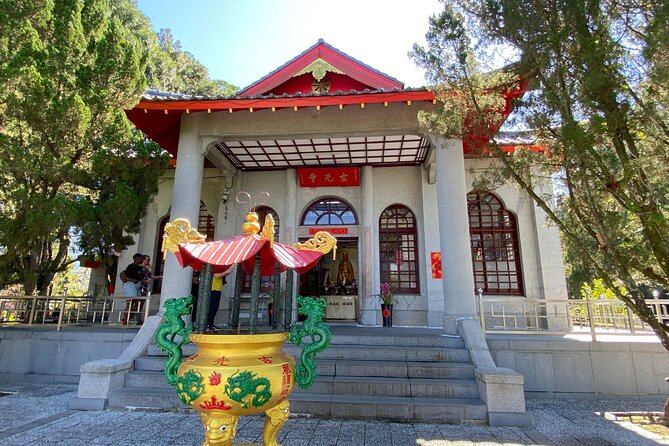 Nantou Day Tour: Sun Moon Lake & Ita Thao Pier from Taipei - Xiangshan Visitor Center and the best pause for context