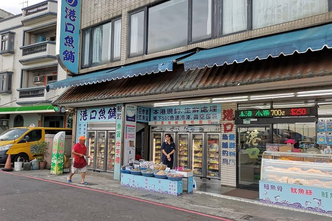 Northern Taiwan Private Adventure: Yehliu, Jiufen, & Pingxi - Shifen Waterfall and the short forest stop