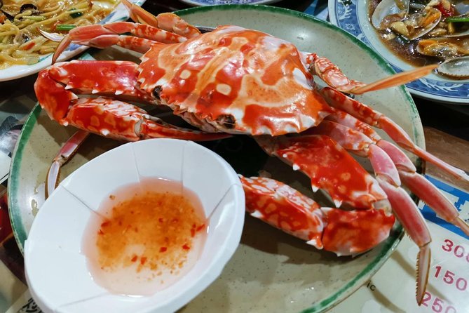 Northern Taiwan Private Adventure: Yehliu, Jiufen, & Pingxi - Golden Waterfall and Yin Yang Sea