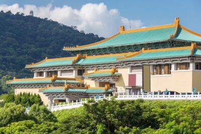 Private Car: 8 Hour Highly Customized Taipei City Exploration!