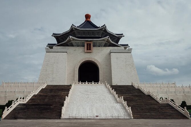 Private Cruise Tour from Keelung: Trip to Taipei - Dihua Street: the flexible final addition