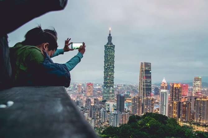 Private Custom Taipei Airport Layover Tour - Bao’an Temple and the Confucius Temple