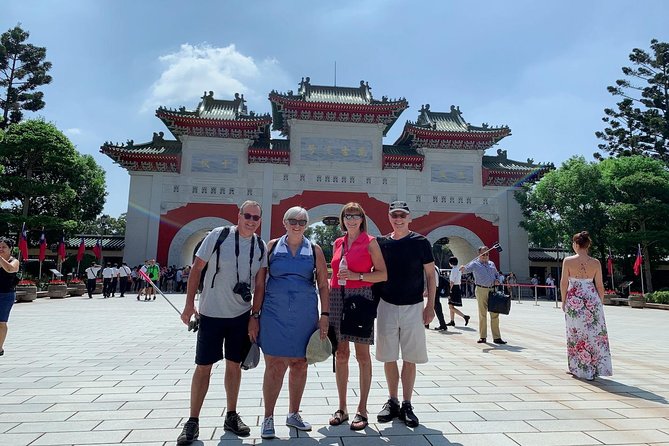 Private Custom Taipei Airport Layover Tour - Let your guide shape the food stops