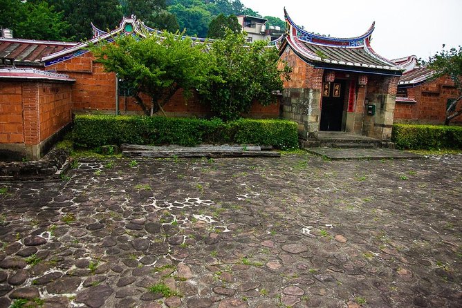 Private Hakka Discovery Day Tour from Taipei - What the private vehicle adds